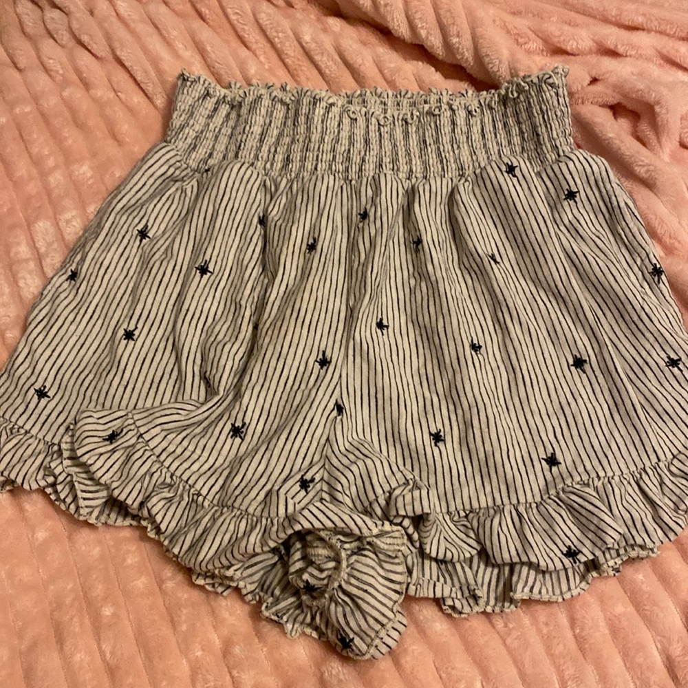 American Eagle ruffle short